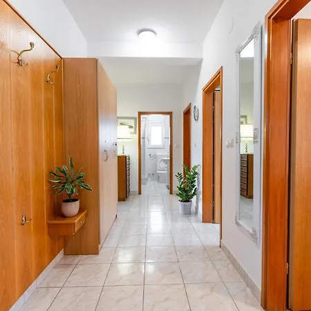 Appartamento Apartments Bonis III
