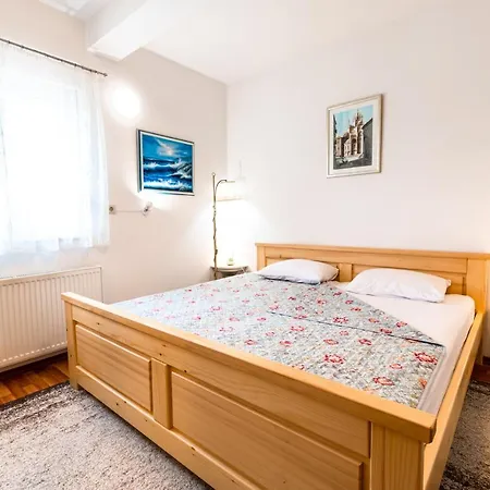 Bonis 아파트 시베니크