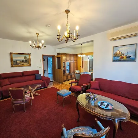 Apartments Bonis III *